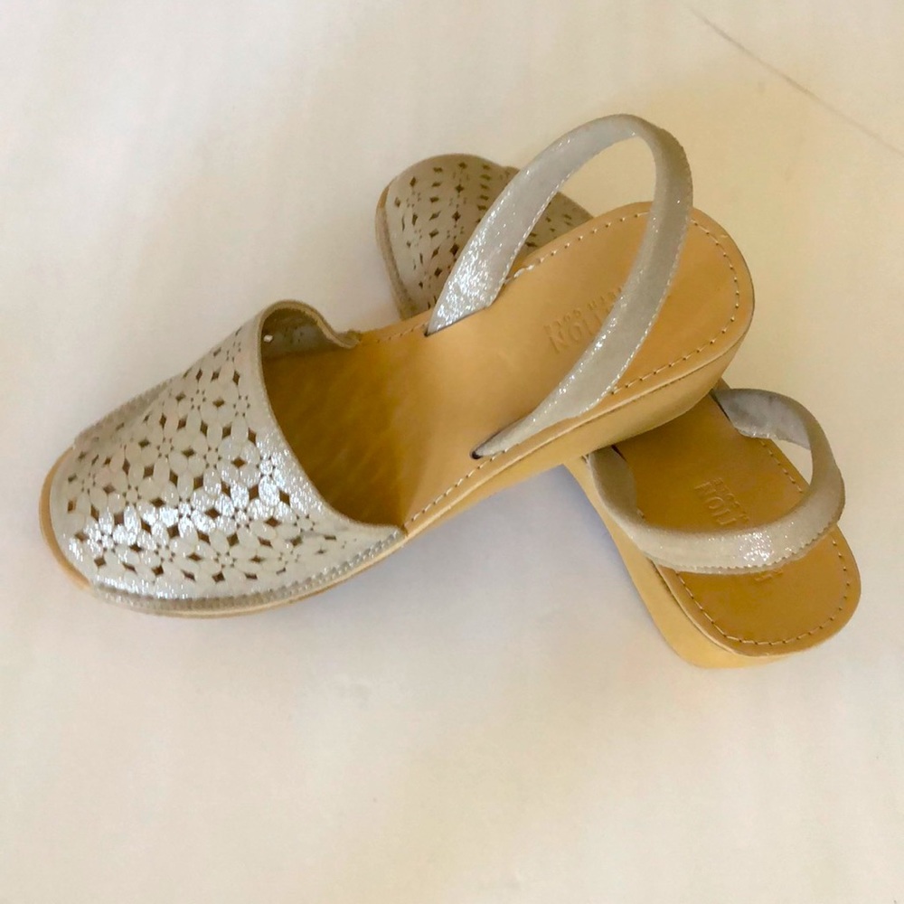 Kenneth Cole reaction peep toe sandals  9 1/2 M